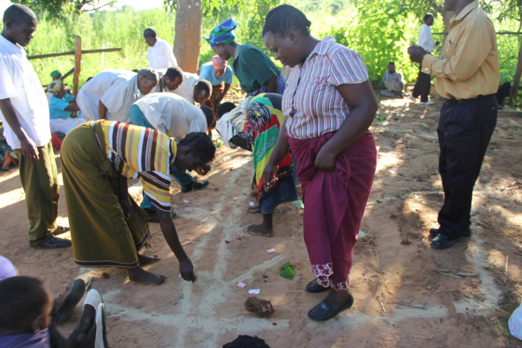 Actions_to_end_open_defecation_in_a_village_in_Malawi_(1)